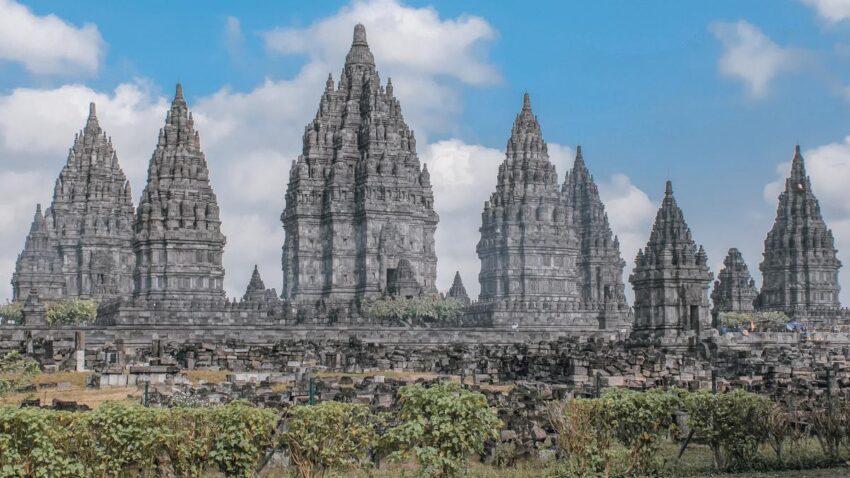 Candi Prambanan Permata Warisan Budaya Nusantara