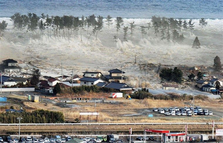 penyebab dari tsunami